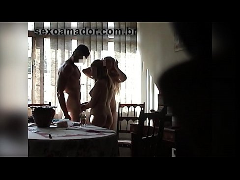 ❤️ جنسی دوست ایک دیو آدمی اور اس کے ساتھ ایک تھریسم کو مدعو کرتے ہیں۔ ❤️ ہم پر